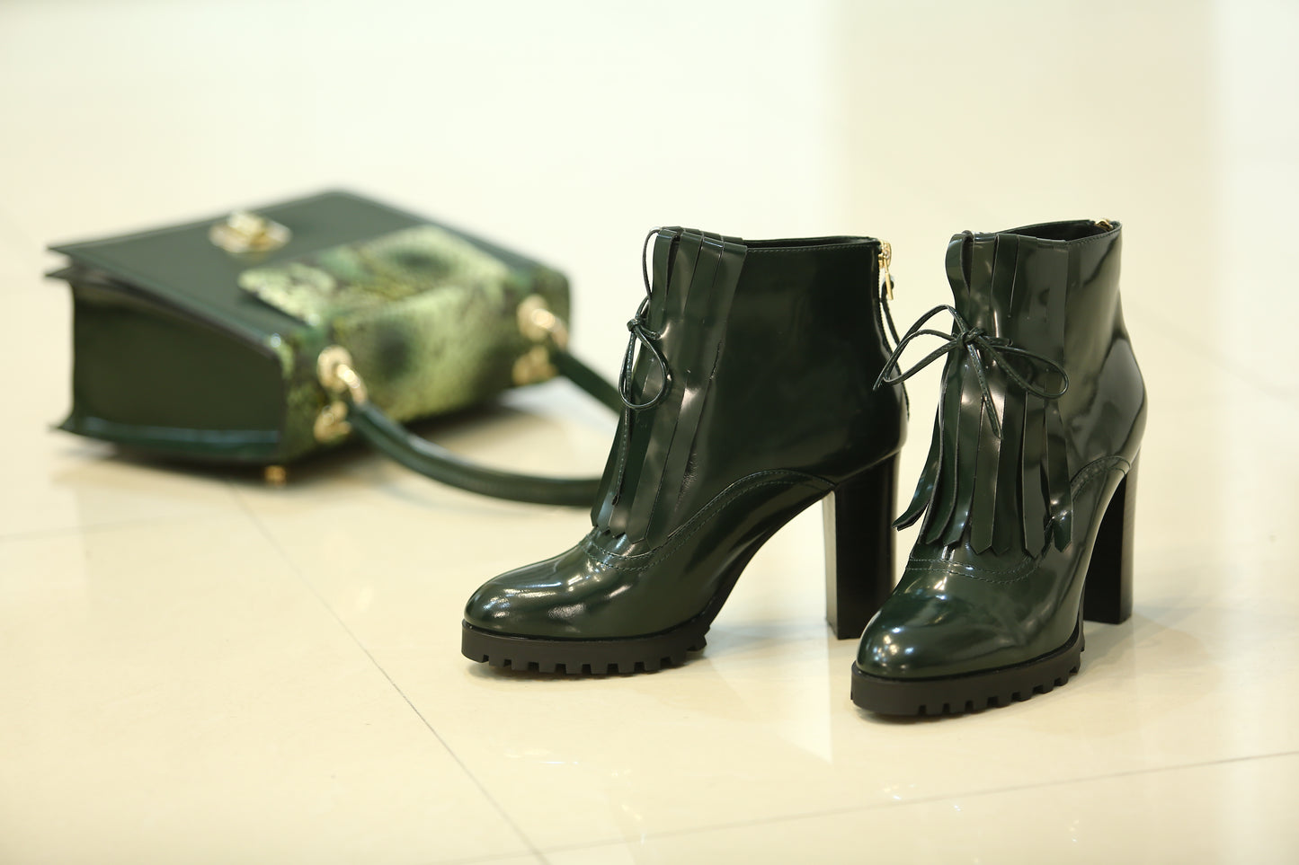 Emerald Noir Fringe boots 90